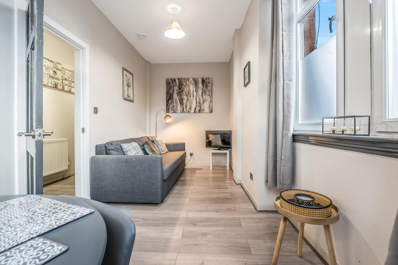 Private Ground Floor Main Door Entrance - Spacious 2 Bedroom Property - The Shore, Leith Эдинбург Экстерьер фото